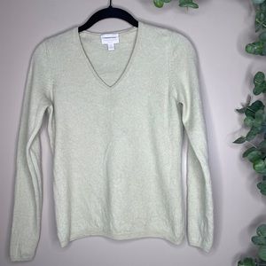 100% Cashmere V-Neck Sweater